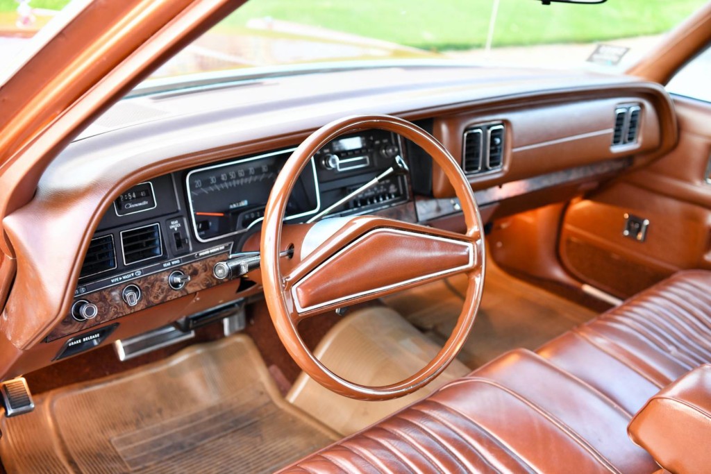 1975 Dodge Royal Monaco Brougham woody wagon for sale classifieds 5