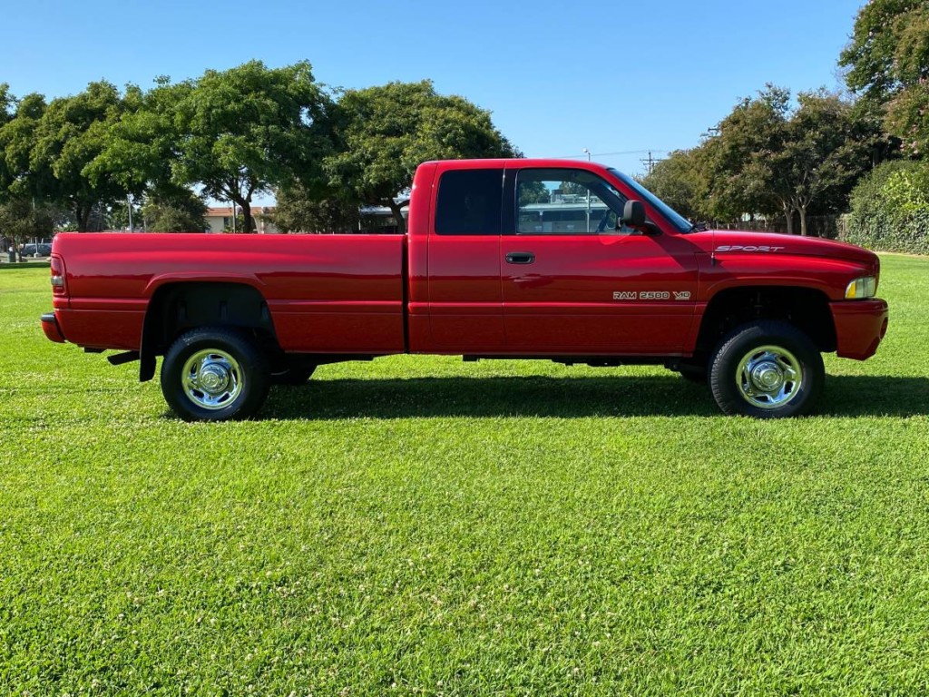 2000 Dodge Ram 2500 4X4 8.0L V10 5spd manual for sale 1