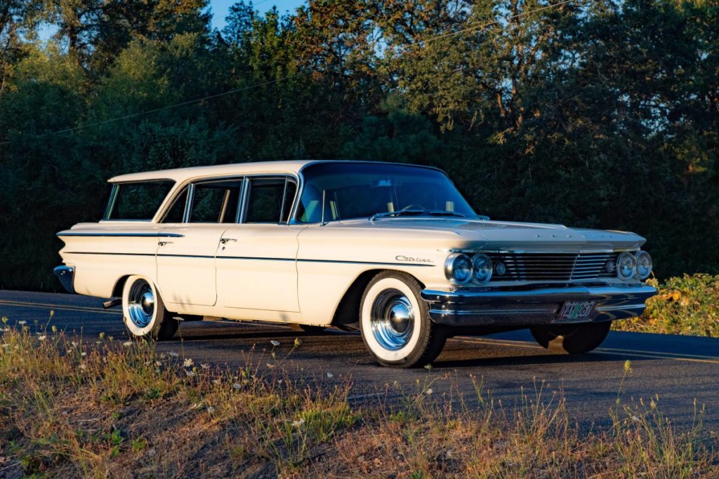 1960 Pontiac Catalina Safari Wagon | New Old Cars