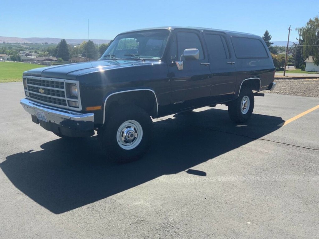 1990 Chevrolet Suburban Scottsdale 4x4 square body for sale 3