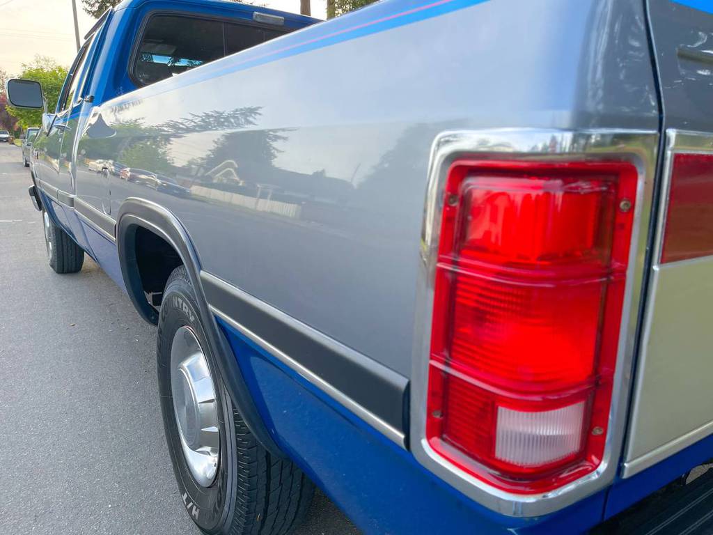 1993 Dodge Ram 250 LE Club Cab 5.9 Cummins turbodiesel for sale classifieds 3