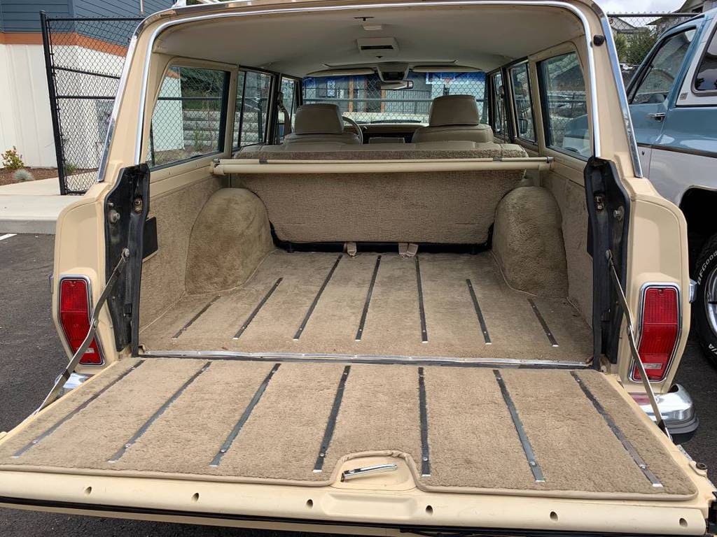 1989 Jeep Grand Wagoneer original one owner for sale classifieds interior 