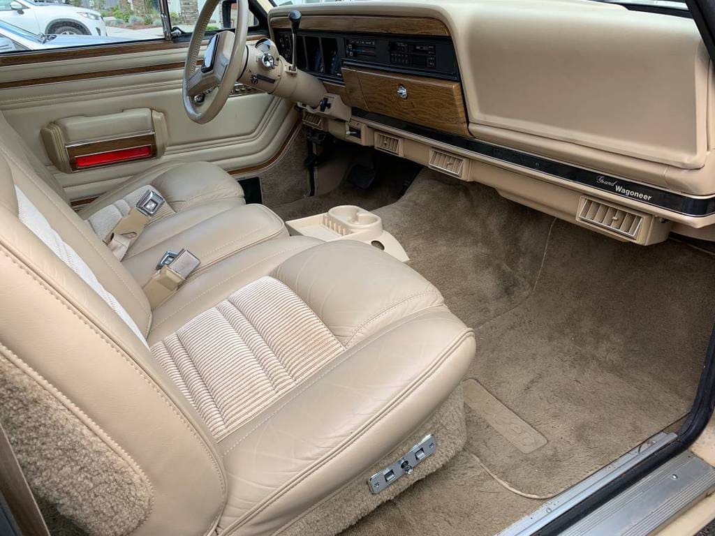 1989 Jeep Grand Wagoneer original one owner for sale classifieds interior 3