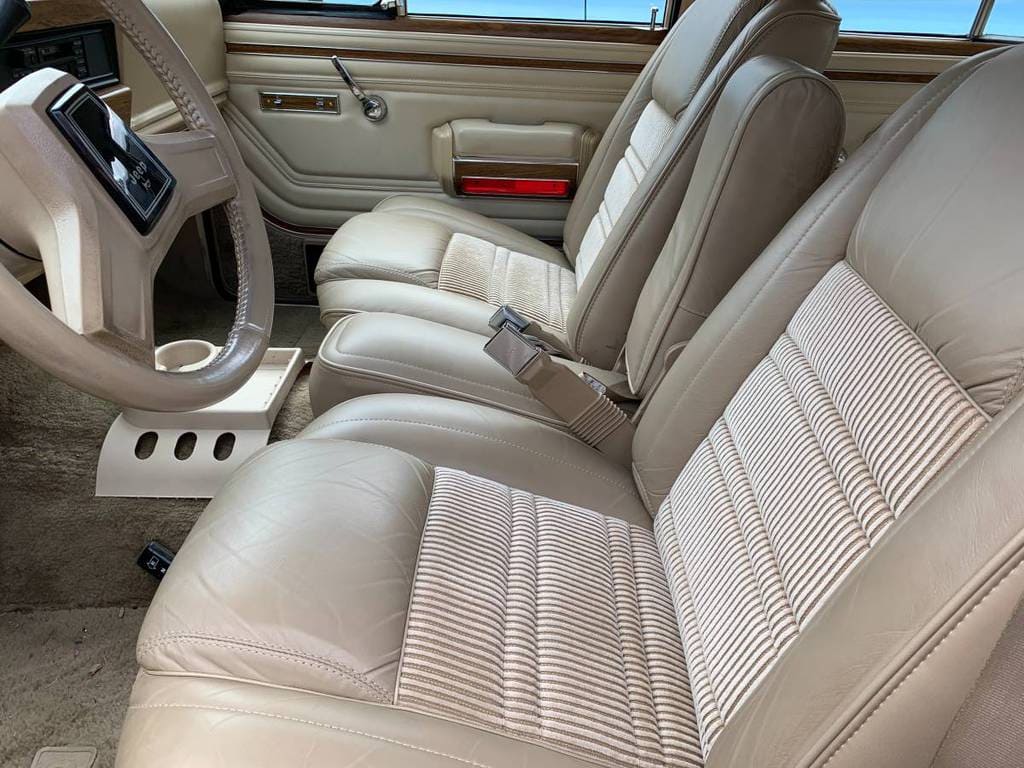 1989 Jeep Grand Wagoneer original one owner for sale classifieds interior 4