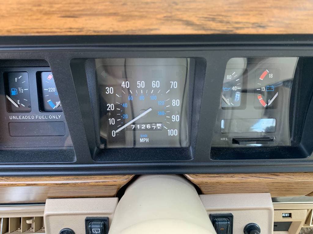 1989 Jeep Grand Wagoneer original one owner for sale classifieds interior 7