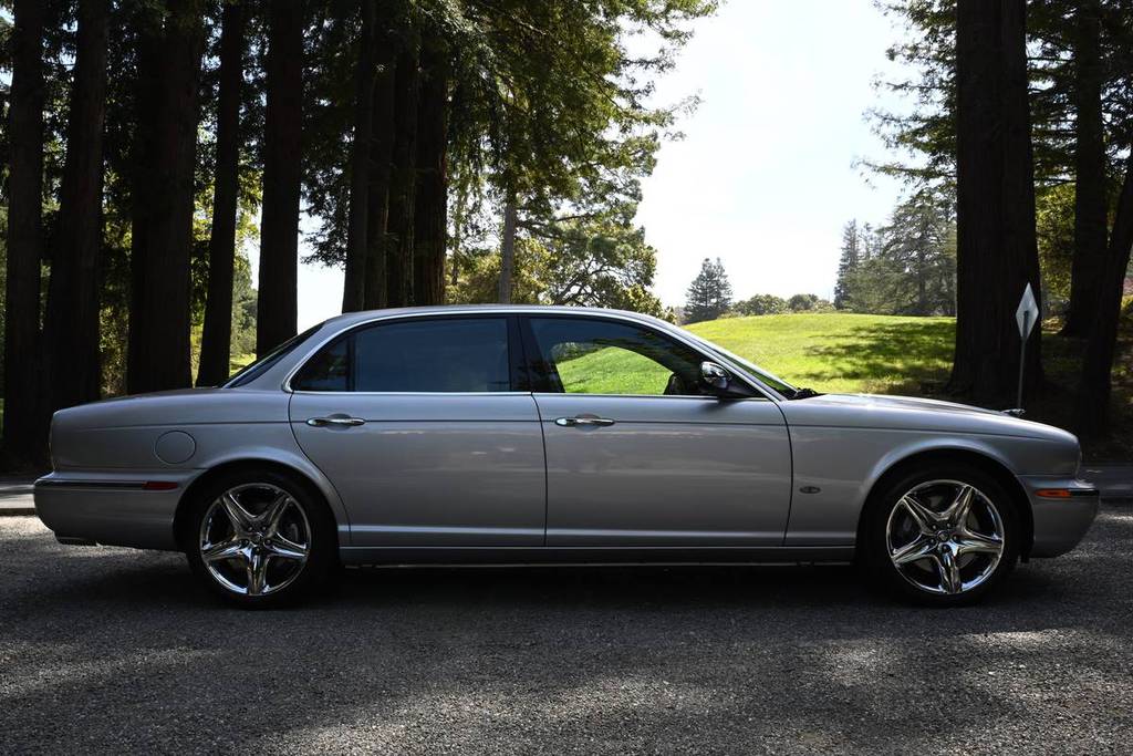 2006 jaguar super V8 platinum silver supercharged XJR for sale classifieds 3