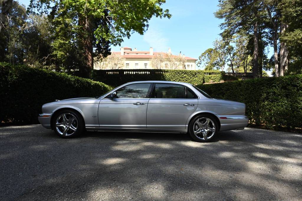 2006 jaguar super V8 platinum silver supercharged XJR for sale classifieds 4