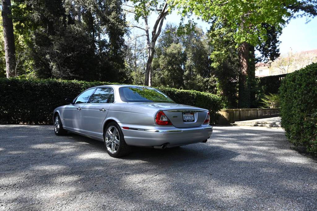 2006 jaguar super V8 platinum silver supercharged XJR for sale classifieds 5