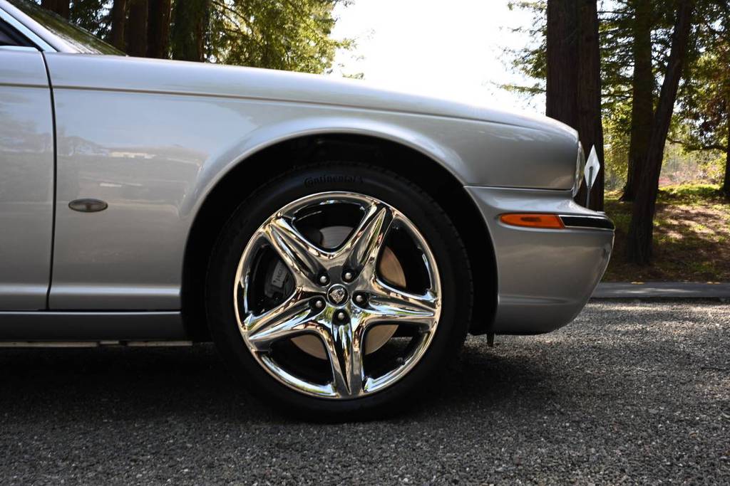 2006 jaguar super V8 platinum silver supercharged XJR for sale classifieds 6 wheels