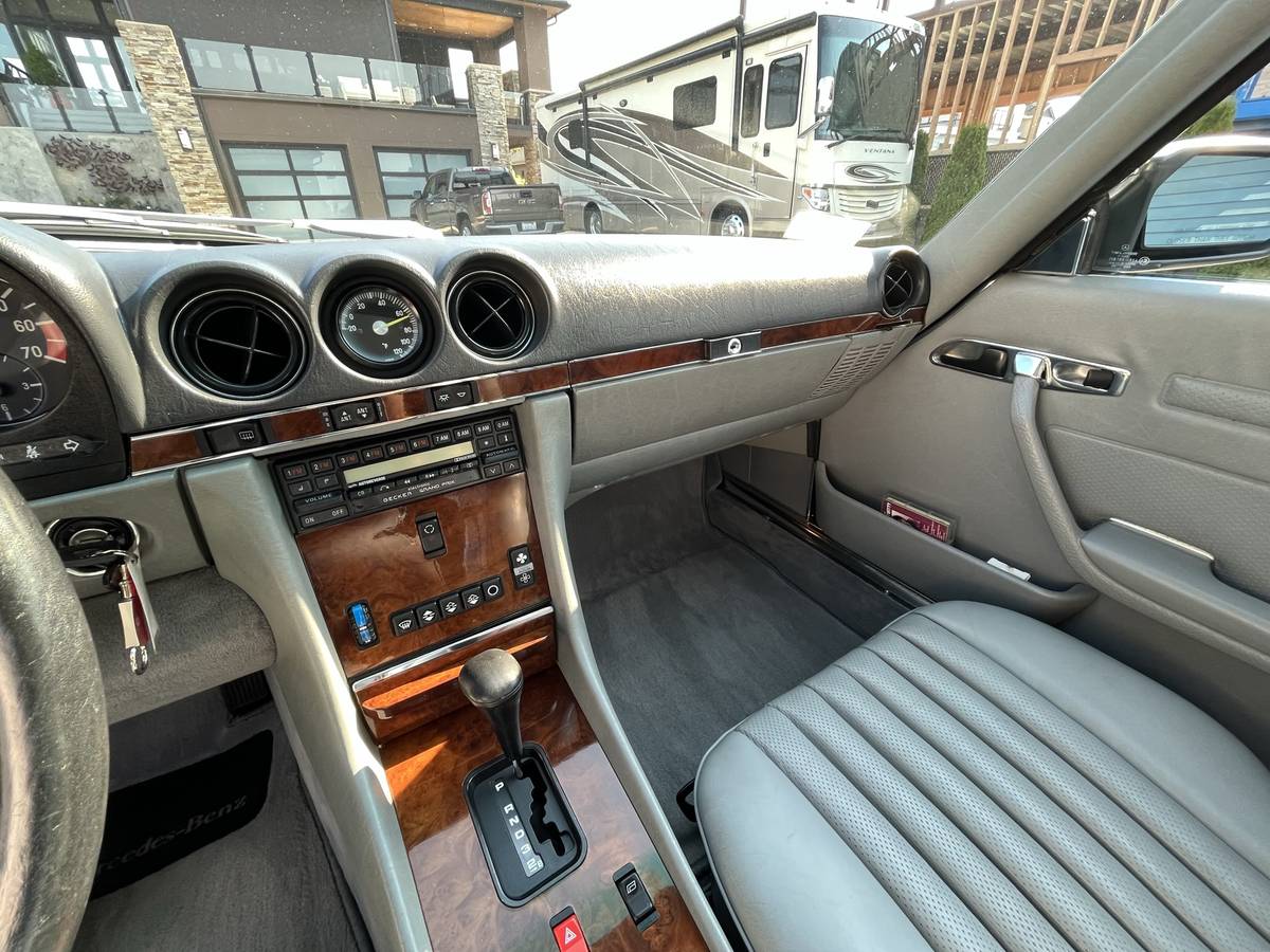 1986 mercedes 560sl 560 sl midnight blue one owner low miles mileage original for sale classifieds white grey interior console dash 2