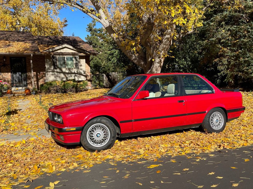 bmw e30 325i sedan