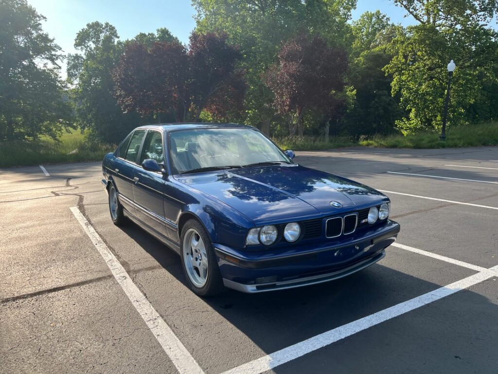 1993 red bmw m5